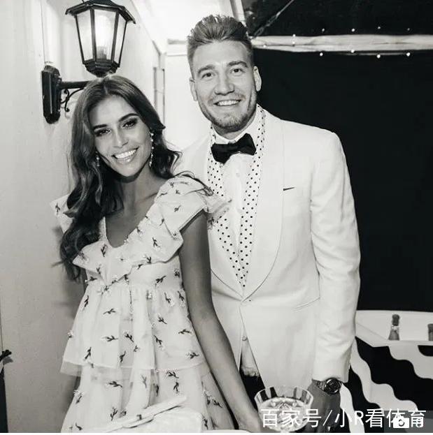 Bendtner (Bendtner's girlfriend)